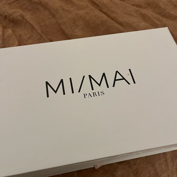 Funky Mi/Mai slip-on Sneakers. Sz 40. Fit my 8.5 foot. Soft leather inside/out - Picture 4 of 5